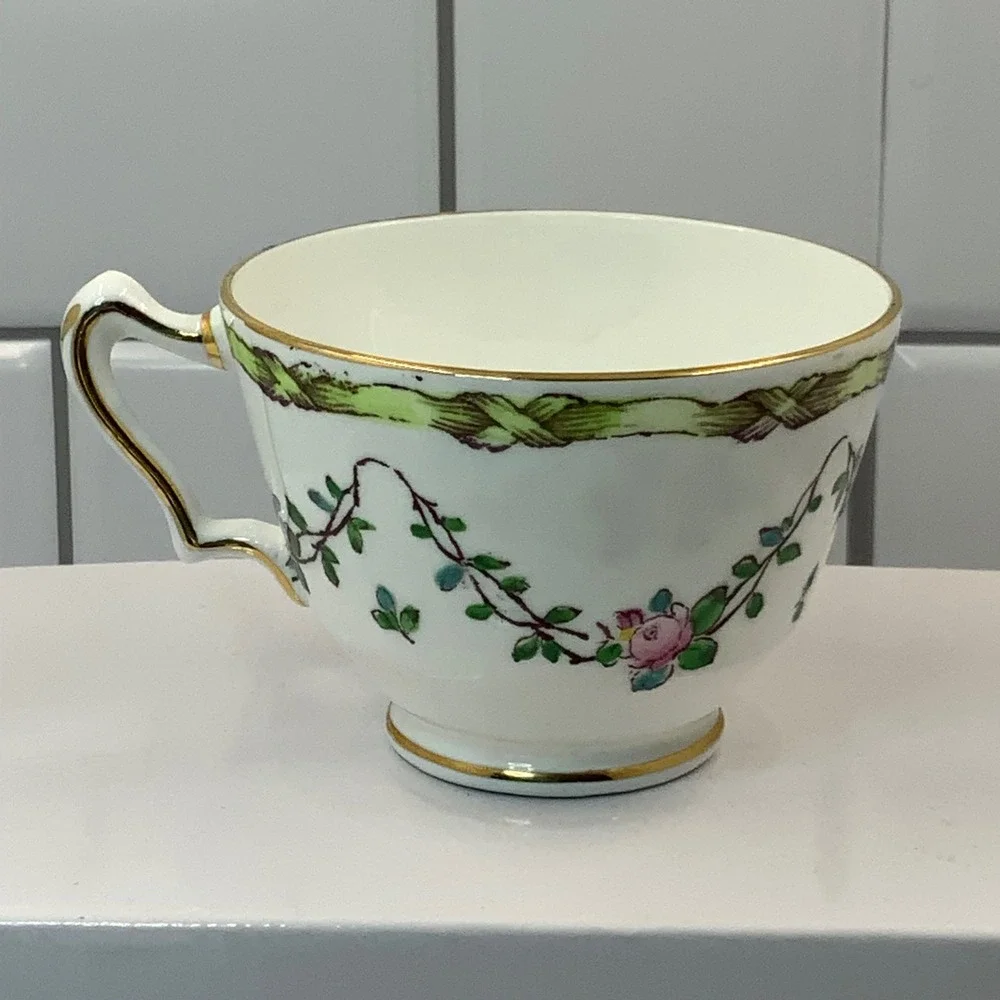 Crown Staffordshire Fine Bone China Teacup Floral Ribbon Gold‎ Trim England